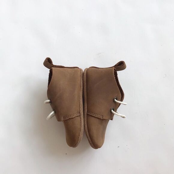 Piper
Finn tan low top oxfords EUC size 3 - Picture 2 of 9